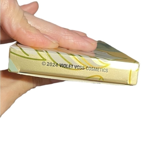 Violet Voss Cosmetics Pretty In Paradise Face & Shadow Palette Brand New In Box - Picture 11 of 12